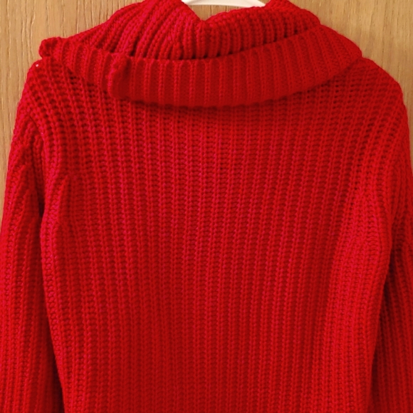 🎉Host Pick!❣BB DAKOTA LOVE ACTUALLY SWEATER - Picture 5 of 9